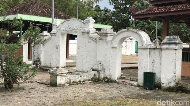 Kompleks Ndalem atau rumah Sunan Bonang di Desa Bonang, Lasem, Rembang. Foto diambil pada Kamis (26/1/2023).