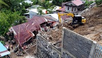 Banjir hingga longsor yang melanda beberapa wilayah di Kota Manado ini disebabkan oleh curah hujan dengan intensitas tinggi pada Jumat (27/1/2023) kemarin.