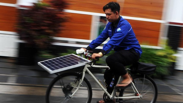 Mantap! Mahasiswa UMM Bikin Sepeda Listrik Tenaga Surya