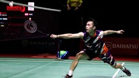 Gim pertama dimenangkan oleh Angus Ng Ka Long dengan skor 21-17.