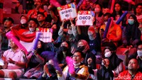 Suporter Indonesia terus memberikan dukungan kepada Chico.