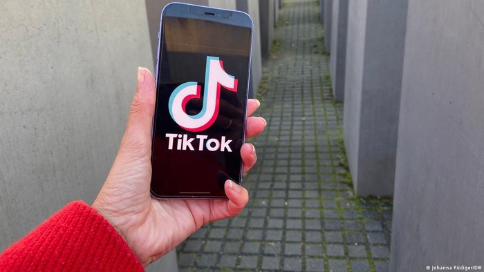 Membangkitkan Kesadaran Kaum Muda tentang Kebiadaban Holocaust lewat TikTok