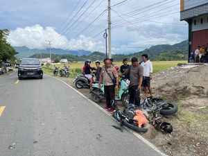 Motor Tabrak Pikap saat Hendak Menyalip di Mamuju, Ibu Pengendara Tewas