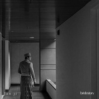 Pernikahan Deva Mahenra dan Mikha Tambayong ini mengejutkan netizen. Keduanya diketahui pasangan yang berbeda keyakinan. “Beneran ni?” tulis netizen di kolom komentar Instagram Mikha Tambayong. “Ini bkn film kan,” tulis netizen lain. “Loohhh . ..asataga Happy wedding kk .. .tau2 nikah woii,” tulis netizen lainnya. Foto: Instagram @thebridestory @miktambayong @devamahenra