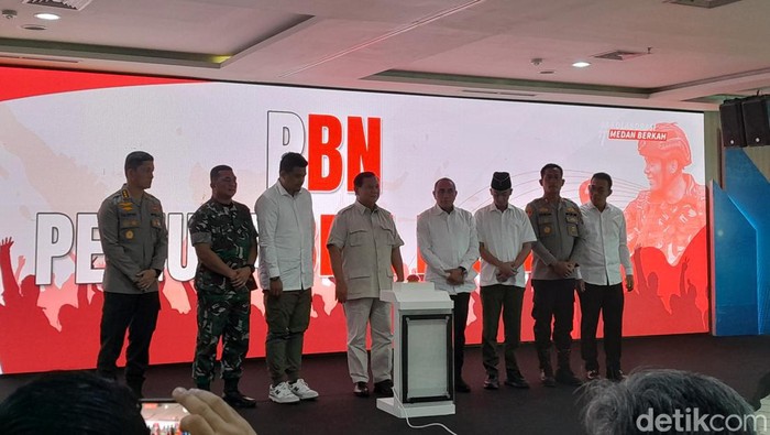 Prabowo Subianto saat acara di Medan Belawan yang turut dihadiri Kapolres Belawan AKBP Josua