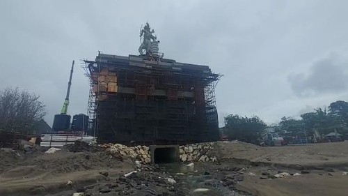 Proyek Samigita di Pantai Seminyak diprediksi molor dari target yang ditetapkan pada 6 Februari 2023.