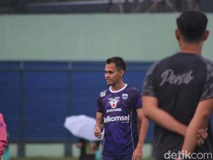 Ada Sosok Maman di Balik Gabungnya Rezaldi Hehanussa ke Persib