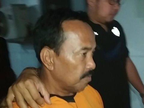 Samanhudi pakai baju tahanan