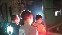 Sebelumnya, polisi menangkap diduga otak di balik perampokan rumah dinas Wali Kota Blitar Santoso. Diduga pelaku utama kasus itu adalah mantan Wali Kota Blitar Samanhudi.