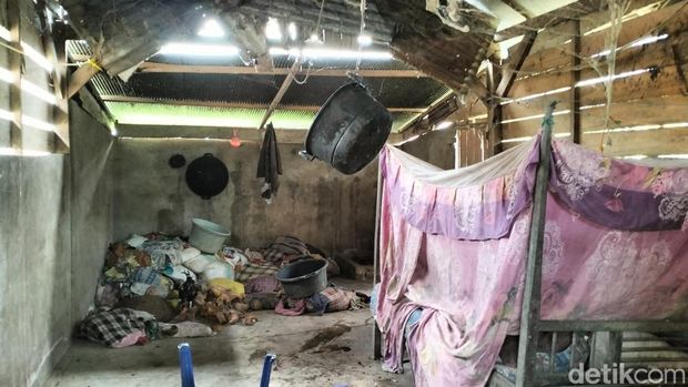 Sekeluarga penderita gangguan mental di Polman, Sulbar.