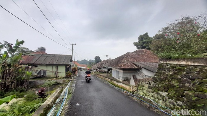 Suasana lingkungan di Desa Boros Sumedang.