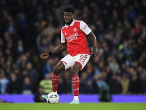 Arsenal Kalah, Thomas Partey Cedera