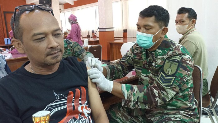 vaksin booster blitar