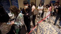 Ratusan pengunjung memadati arena untuk melanjutkan pendidikan tinggi ke Inggris dengan mencari tahu kampus-kampus di Inggris lewat Study in UK Expo 2023. Pameran ini digelar Sabtu, 28 Januari 2023 di Sheraton Gandaria City Hotel.