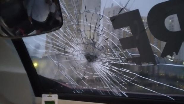 Bus Persis Solo Dilempari Batu
