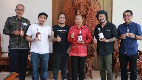 Arak Bali Naik Kelas Arakbica Berdayakan Petani Nira di Karangasem