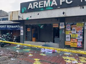 Anarko Susupi Demo di Kantor Arema? Ini Momen Aremania Kompak Bersatu
