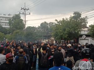 Sempat Diamankan, 94 Orang Tak Terlibat Rusuh Demo Arema FC Dipulangkan