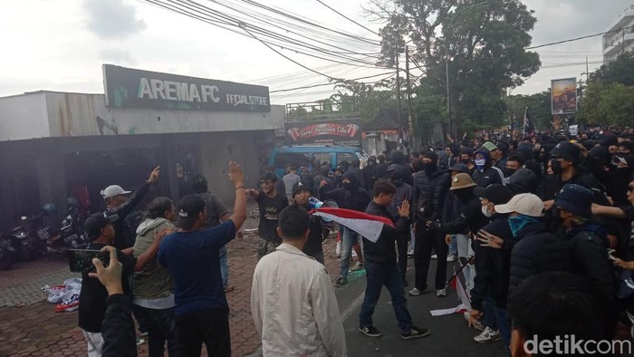 Demo kantor Arema