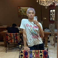 Mantan kekasih Naura Ayu ini menjadikan nail art sebagai salah satu hobinya. Foto: Instagram/@iamdevano