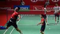 Feng Yan Zhe/Huang Dong Ping jadi juara ganda campuran di Indonesia Masters 2023 usai memenangkan pertempuran melawan rekan senegaranya Jiang Zhen Bang/Wei Ya Xin di Istora Gelora Bung Karno, Senayan, Minggu (29/1).