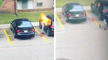 Perempuan ini mencoba membakar mobil kekasihnya dengan menuangkan bensin di kabin. Eh, apinya justru berkobar ke arah mukanya. Foto: Reddit via Bored Panda