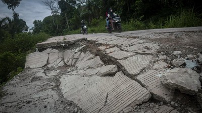 Jalan Alternatif Menuju Wisata Saba Budaya Baduy Ambles