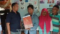 Jokowi Bantu Bayar Kuliah Anak Ibu yang Curhat Sambil Nangis di Manado