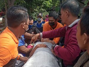 Seorang Perempuan Tunarungu Terserempet KA di Surabaya