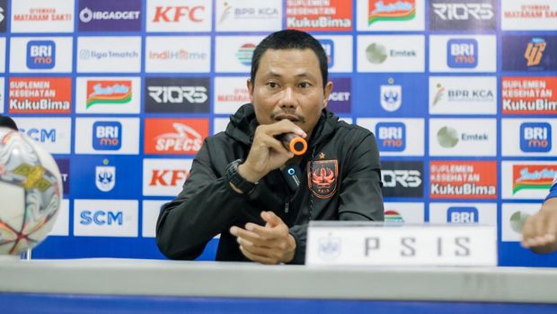 M Ridwan, pelatih sementara PSIS Semarang.