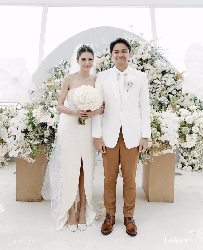 Mikha Tambayong Sah! Mikha Tambayong Menikah, Begini Momennya Saat Asyik Ngopi