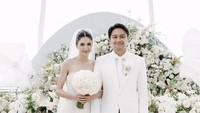 Penyanyi sekaligus aktris, Mikha Tambayong, resmi melepas masa lajangnya. Dirinya secara sah dipersunting oleh Deva Mahenra yang juga dikenal sebagai seorang aktor. Foto: Instagram/mikhatambayong