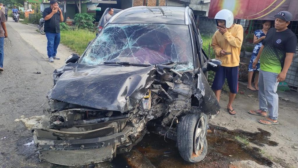 Adu Banteng Motor vs Mobil di Deli Serdang, 3 Orang Tewas