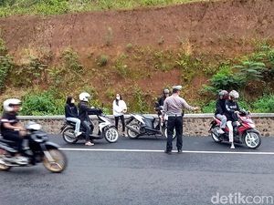 Saat Pemotor di Kuningan Berhamburan Usai Lihat Polisi