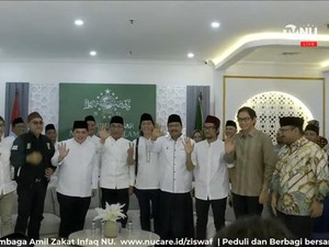 Bimbim Slank Ajak Slankers Pakai Peci saat Hadiri Harlah 1 Abad NU