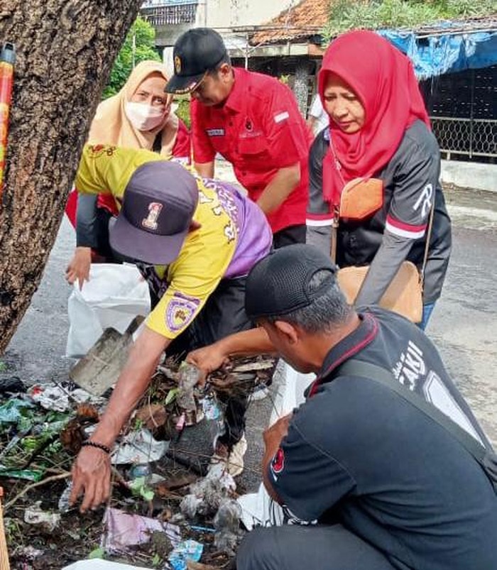 pdip surabaya