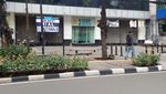 Penampakan Gedung Perkantoran-Ruko di Jakarta yang Sepi Bak Kuburan