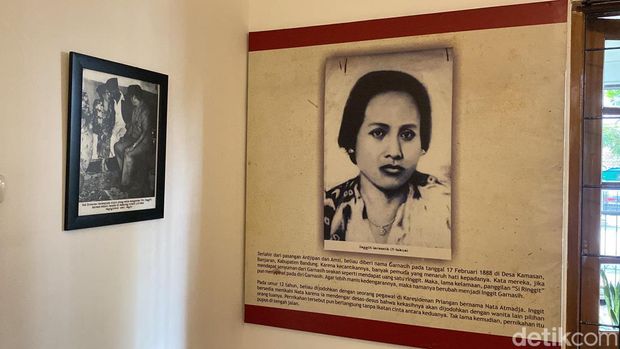 Rumah Bersejarah Inggit Garnasih Jalan Ibu Inggit Garnasih No 8, Kelurahan Nyengseret, Kecamatan Astanaanyar, Kota Bandung.