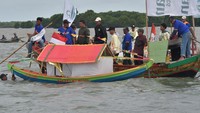 Ritual tahunan yang diikuti nelayan dari enam muara di daerah tersebut digelar untuk melestarikan budaya masyarakat pesisir dan sebagai bentuk rasa syukur kepada Tuhan Yang Maha Esa atas berlimpahnya hasil laut.