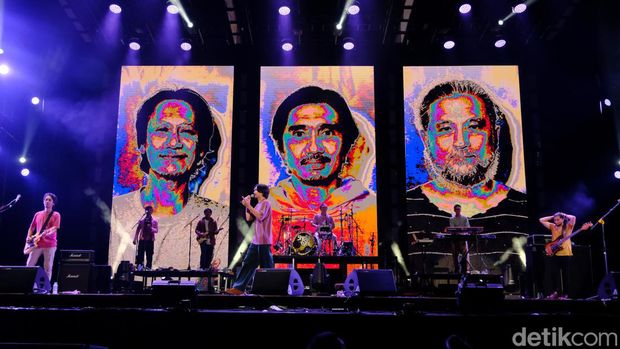 Konser Sheila On 7 'Tunggu Aku di Jakarta'.