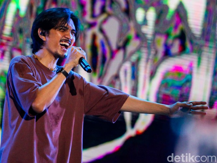 Konser Sheila On 7 Tunggu Aku di Jakarta.