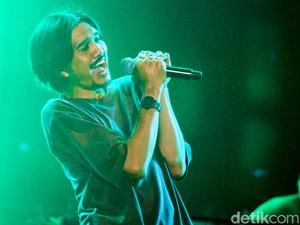 Reaksi Duta Lihat Remaja Cewek Bawa Kertas Harta Tahta Duta! Saat Konser