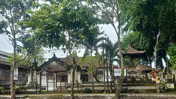 Tampak depan Puri Agung Negara yang berlokasi di Kelurahan Banjar Tengah, Kecamatan Negara, Kabupaten Jembrana, Minggu (29/1/2023). (I Putu Adi Budiastrawan/detikBali).