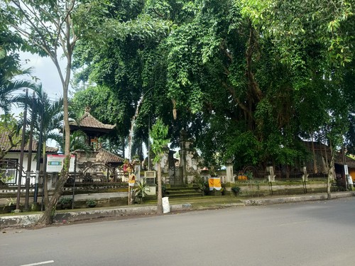 Tampak depan rumah Gubernur Bali pertama yang berlokasi di Kelurahan Banjar Tengah, Kecamatan Negara, Kabupaten Jembrana, Minggu (29/1/2023). (I Putu Adi Budiastrawan/detikBali).
