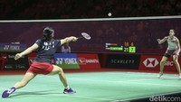 Pada gim kedua pertandingan tak kalah seru dan menarik. Kedua pemain mampu beradu tangkas dan strategi dengan baik.