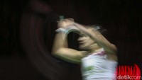 Kedua pemain mampu untuk saling berbalas poin hingga skor imbang kerap terjadi di gim kedua. 