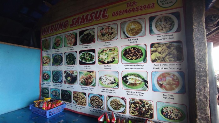 Warung Samsul yang menjual menu chinese food halal di tepi Pantai Sanur, Kota Denpasar. (I Wayan Sui Suadnyana/detikBali)