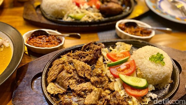 Restoran Ini Tawarkan Domba Guling Racikan Chef Turki Asli
