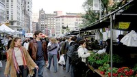 Di Unique Square Market, New York, setiap minggunya penjual pasar akan berubah. Biasanya penjual menawarkan sayuran organik. Pengunjung juga bisa sekaligus cicip jajanan lezat. Foto: traveltriangle.com