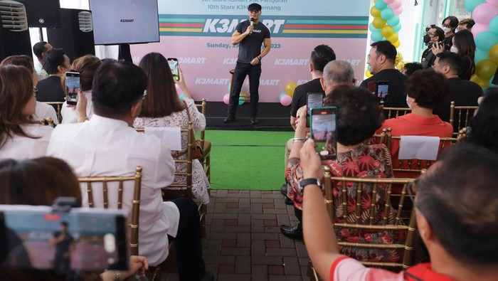 Bisnis Waralaba Asal Korea Makin Menjamur Bisnis waralaba asal Korea kembali memasuki Indonesia. Kali ini ada K3mart yang siap mewarnai dunia supermarket modern tanah air.